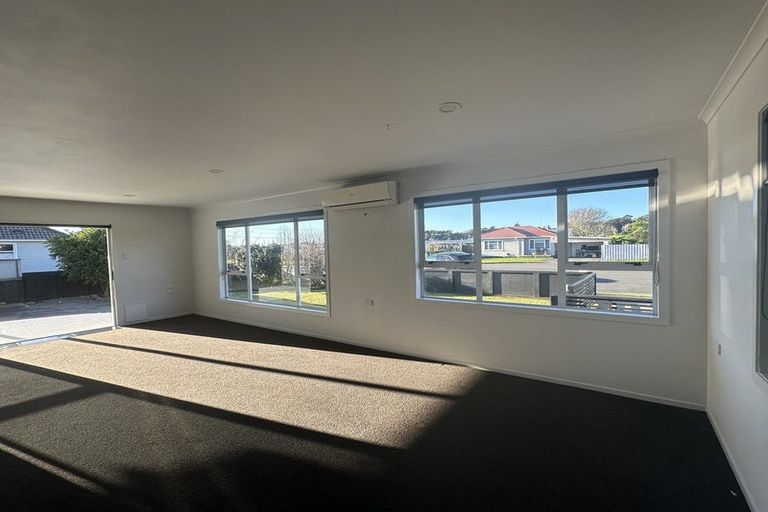 Photo of property in 5 Grey Street, Waitara, 4320