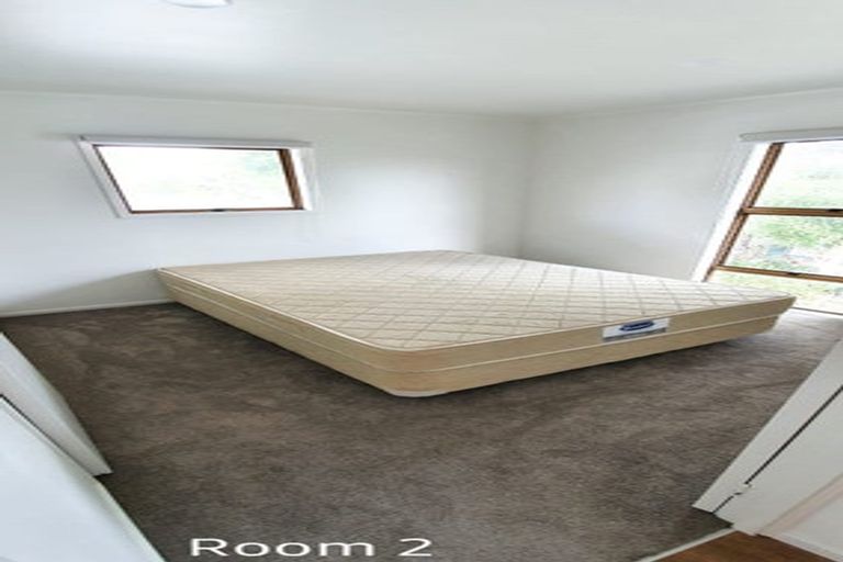 Photo of property in 1/57 Aeroview Drive, Beach Haven, Auckland, 0626