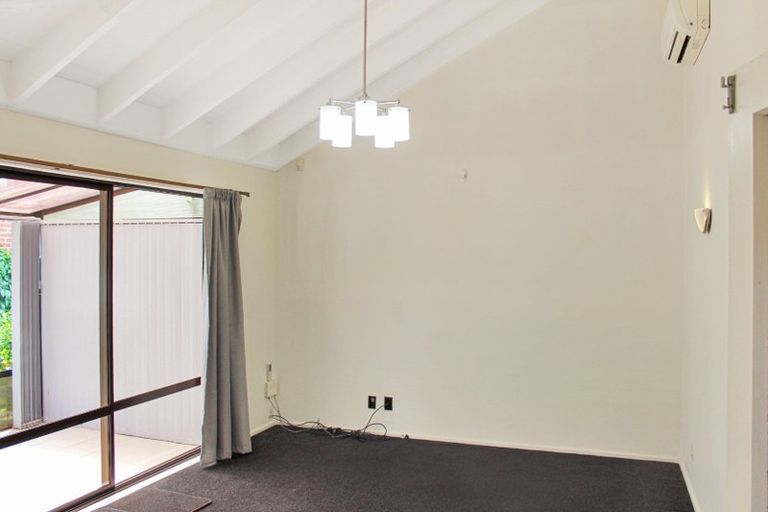 Photo of property in 346a Memorial Avenue, Burnside, Christchurch, 8053