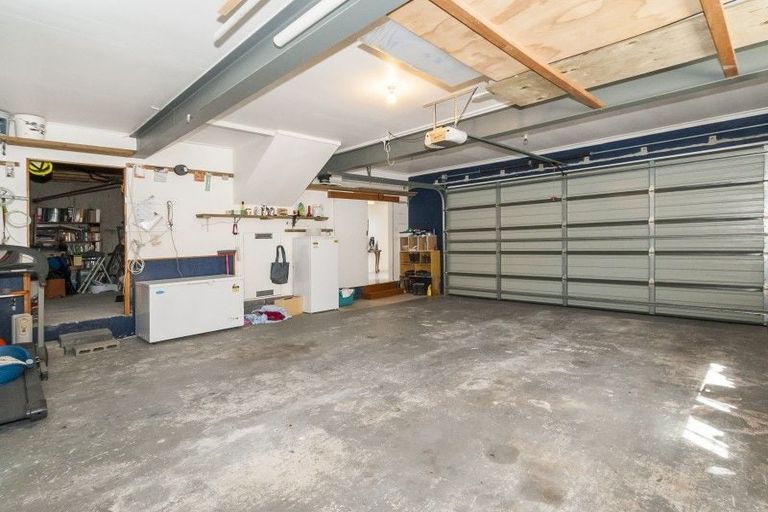 Photo of property in 2 Volkner Grove, Waterloo, Lower Hutt, 5011