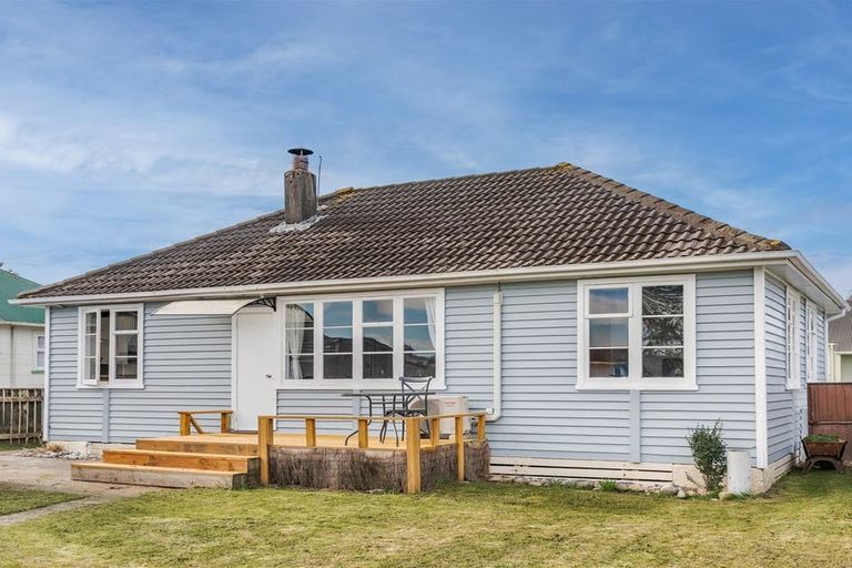 Photo of property in 4 Colvin Street, Westport, 7825