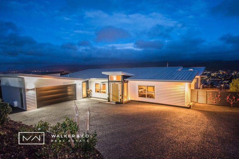 Photo of property in 17a Riverstone Drive, Riverstone Terraces, Upper Hutt, 5018