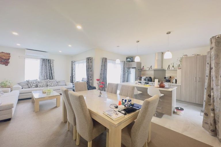 Photo of property in 61 Grove Road, Papakura, 2110