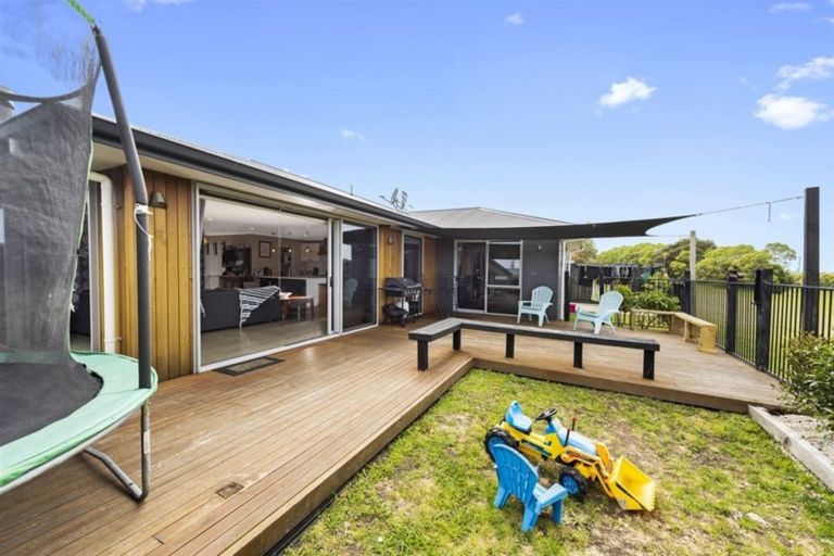Photo of property in 64 Butterworth Crescent, Papamoa Beach, Papamoa, 3118