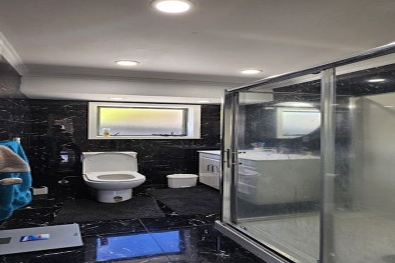 Photo of property in 28 Robert Ross Place, Clendon Park, Auckland, 2103