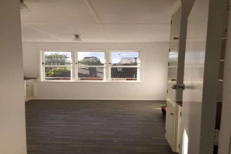 Photo of property in 36 Longburn Road, Henderson, Auckland, 0610