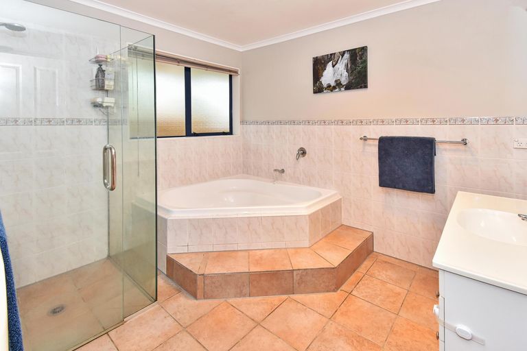 Photo of property in 14 Trossach Place, Wattle Downs, Auckland, 2103