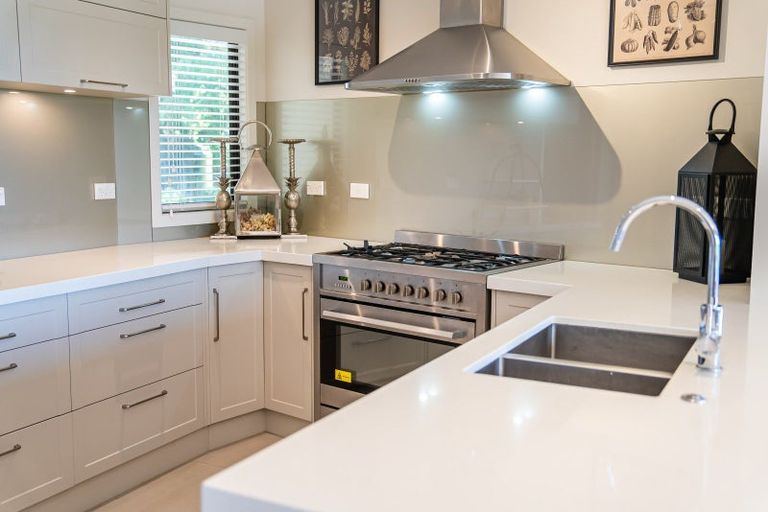 Photo of property in 586 Whitford Road, Whitford, Howick, 2571