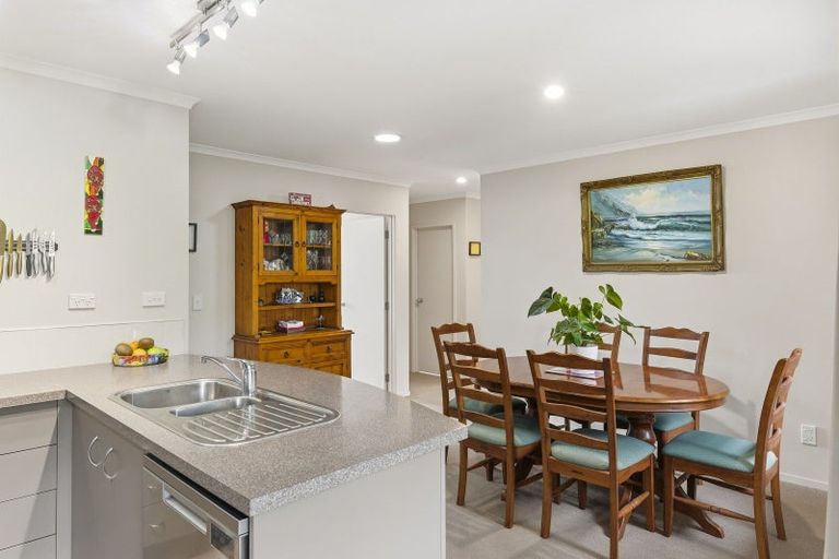 Photo of property in 63 Weraroa Road, Levin, 5510