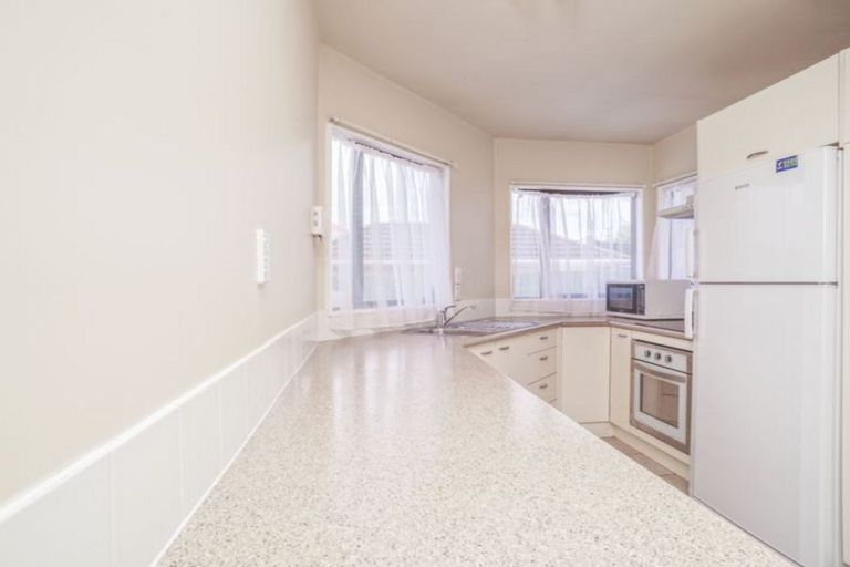 Photo of property in 2/89 Portage Road, New Lynn, Auckland, 0600