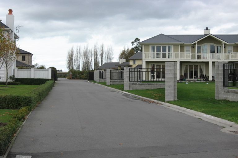 Photo of property in 15 Taunton Green, Papanui, Christchurch, 8052