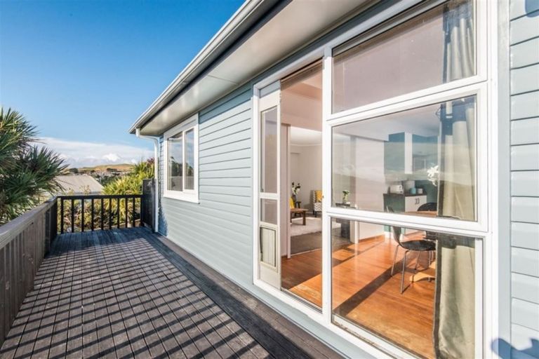 Photo of property in 31 Carluke Street, Paparangi, Wellington, 6037