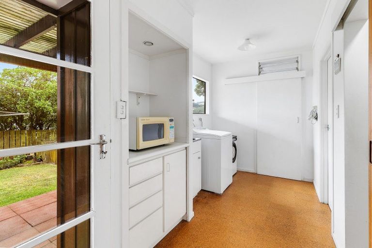 Photo of property in 6 Saint Aidans Way, Tawa, Wellington, 5028