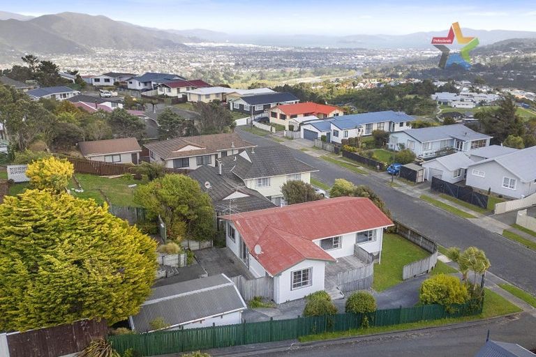 Photo of property in 15 Mossburn Grove, Kelson, Lower Hutt, 5010