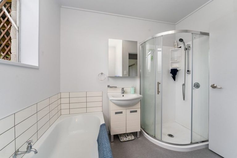 Photo of property in 324 Te Moana Road, Waikanae, 5036