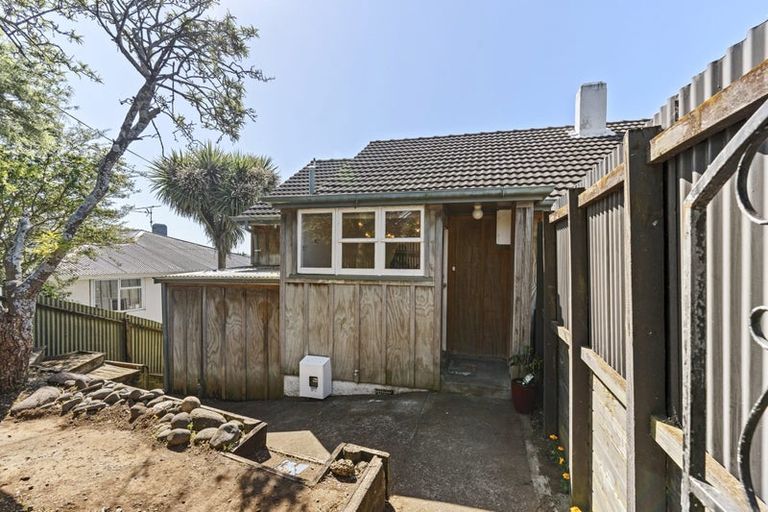 Photo of property in 8 Parsons Street, Vogeltown, New Plymouth, 4310
