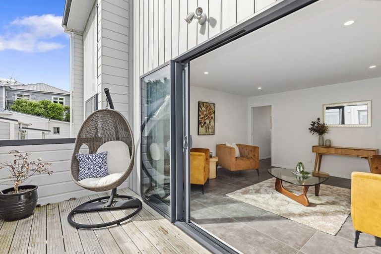 Photo of property in 77b Herald Street, Berhampore, Wellington, 6023