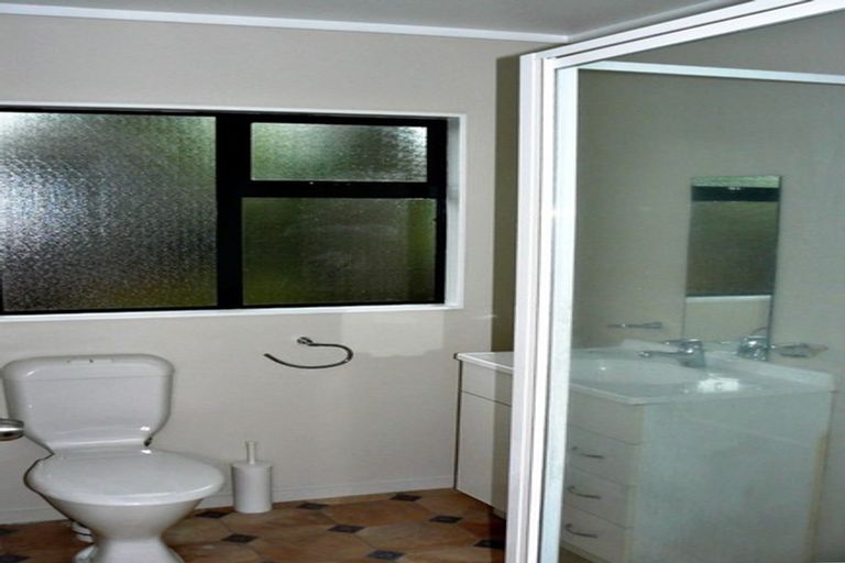 Photo of property in 74 Willerton Avenue, New Lynn, Auckland, 0600