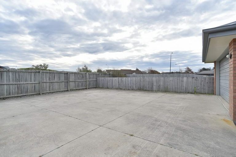 Photo of property in 18 Maple Place, Rangiora, 7400