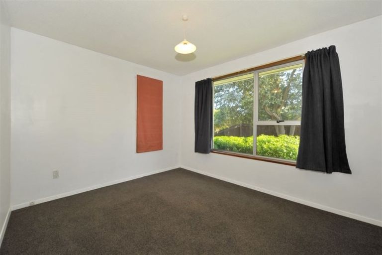 Photo of property in 16 Mckellar Place, Hornby, Christchurch, 8042