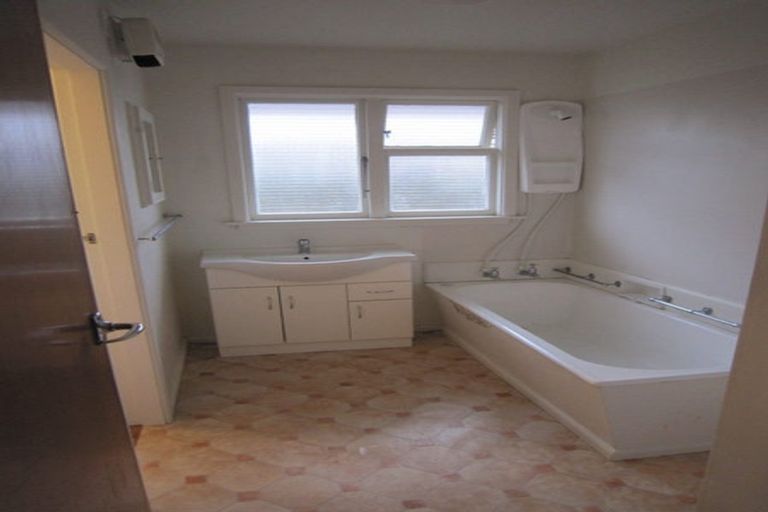 Photo of property in 148 Avonhead Road, Avonhead, Christchurch, 8042