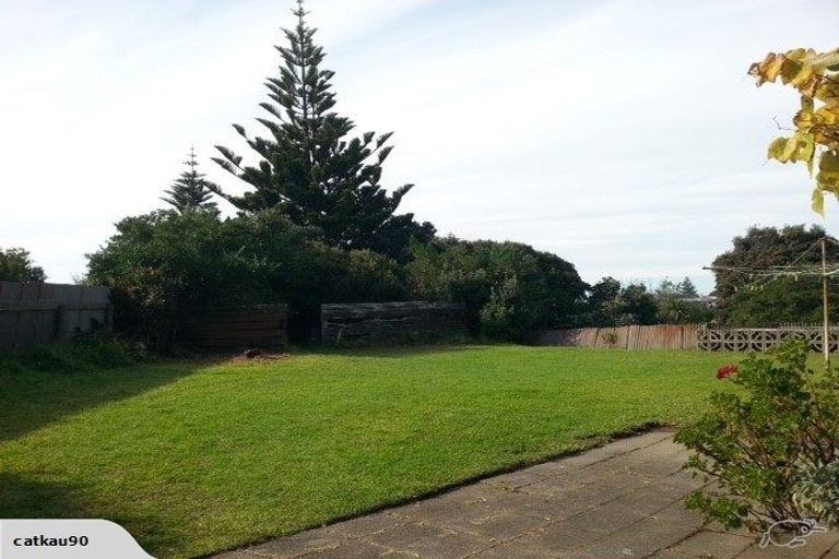 Photo of property in 112 Karaka Street, Castlecliff, Whanganui, 4501