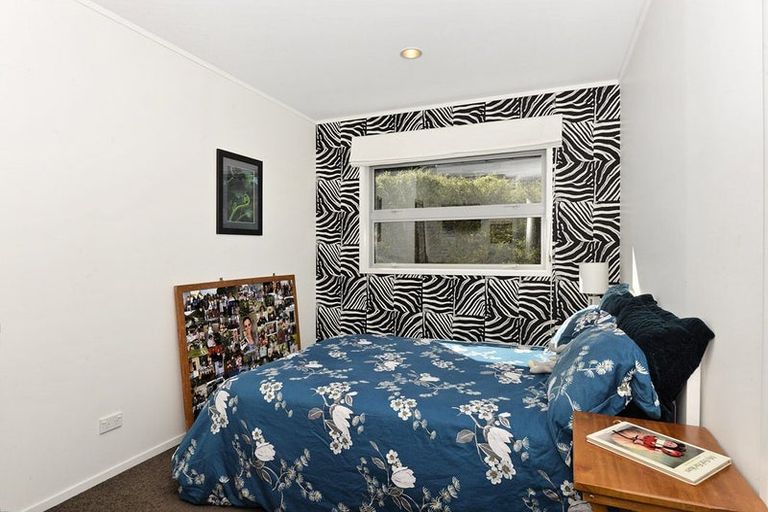 Photo of property in 235g Titirangi Road, Titirangi, Auckland, 0604
