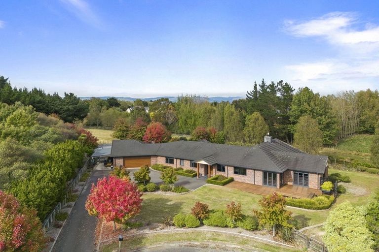 Photo of property in 35 Stonebrook Lane, Kelvin Grove, Palmerston North, 4470