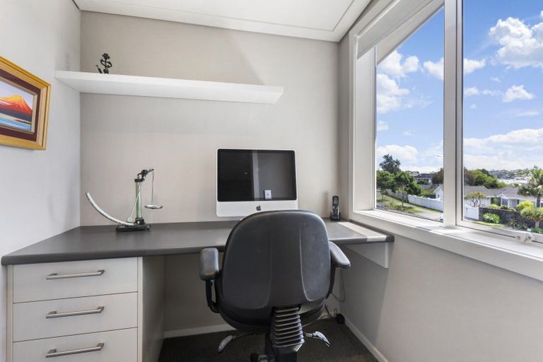 Photo of property in 96 Fisher Parade, Sunnyhills, Auckland, 2010