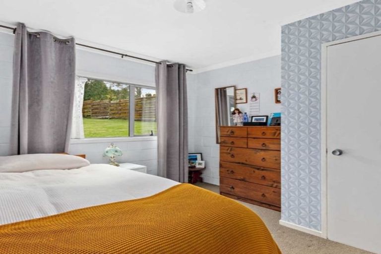 Photo of property in 80 Ravenwood Drive, Forrest Hill, Auckland, 0620