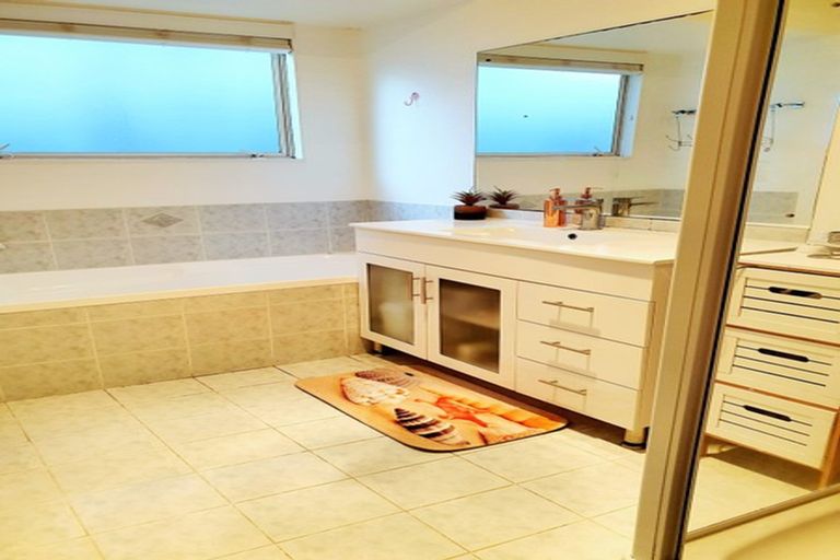 Photo of property in 55 Donald Street, Stanmore Bay, Whangaparaoa, 0932