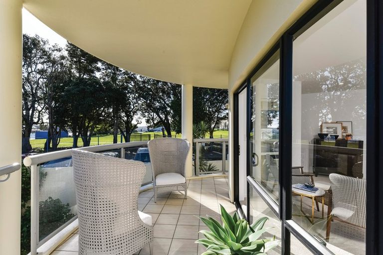 Photo of property in 26/4e Collins Street, Takapuna, Auckland, 0622