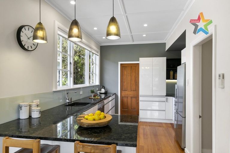 Photo of property in 54 Richmond Avenue, Karori, Wellington, 6012