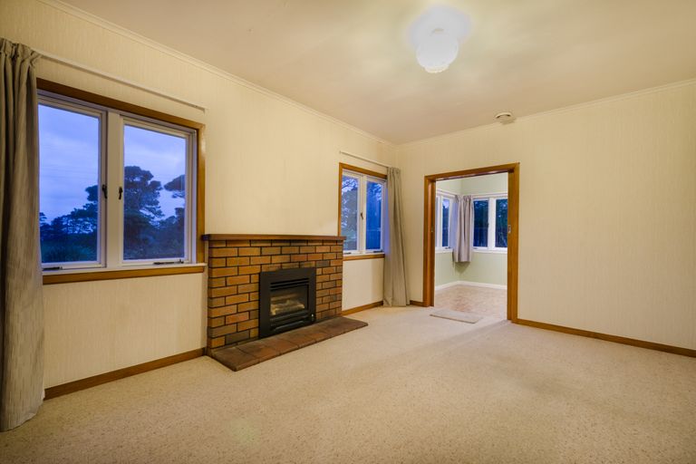 Photo of property in 94 Mcentee Road, Waitakere, Auckland, 0816