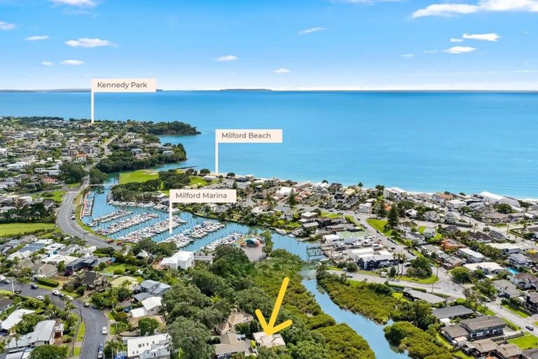 Photo of property in 2/11a Prospect Terrace, Milford, Auckland, 0620