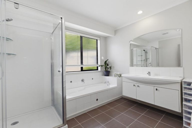 Photo of property in 30 Seabreeze Place, Papamoa Beach, Papamoa, 3118