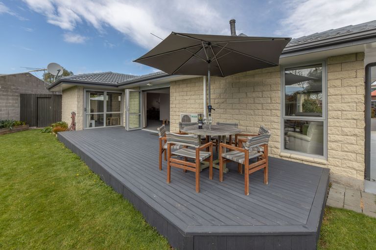 Photo of property in 11 Goya Place, Bishopdale, Christchurch, 8051