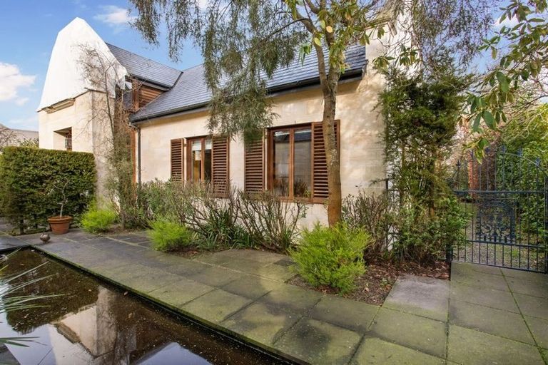 Photo of property in 29 Garden Road, Merivale, Christchurch, 8014