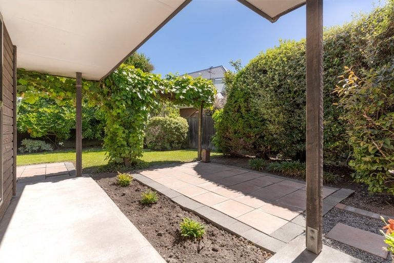 Photo of property in 75 Apsley Drive, Avonhead, Christchurch, 8042