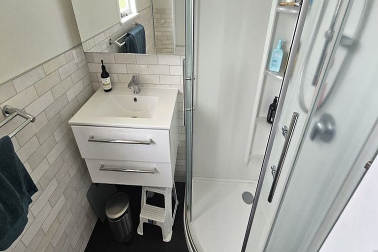 Photo of property in 60 Kingswood Road, Brookfield, Tauranga, 3110