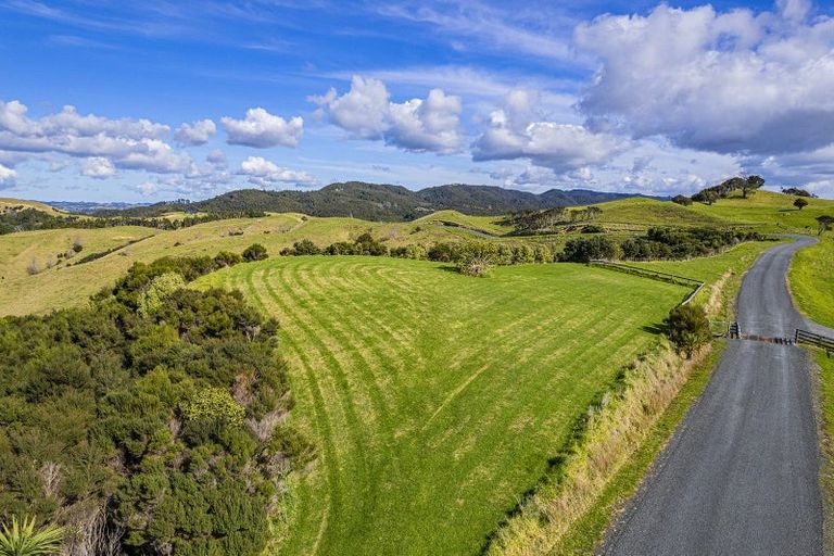 Photo of property in 12 Tuaraki Road, Mangawhai Heads, Mangawhai, 0505
