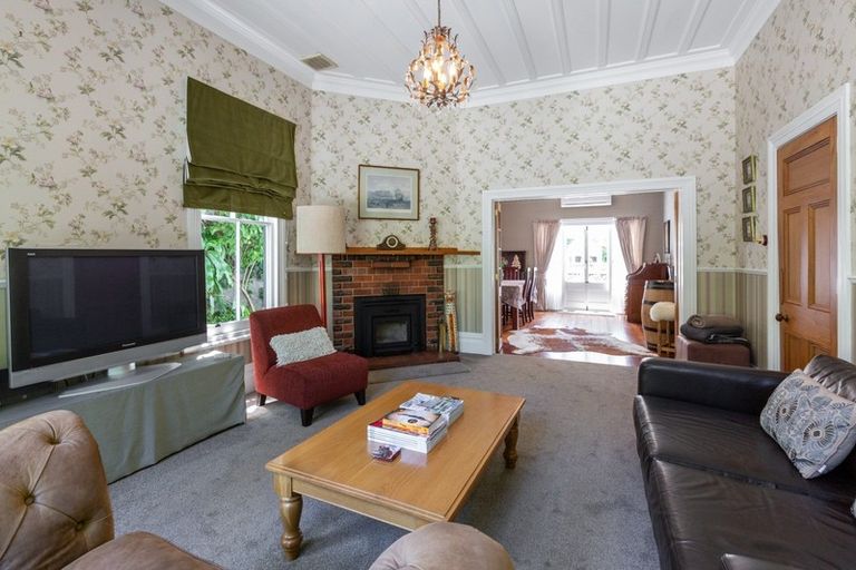 Photo of property in 71 Milton Road, Bluff Hill, Napier, 4110