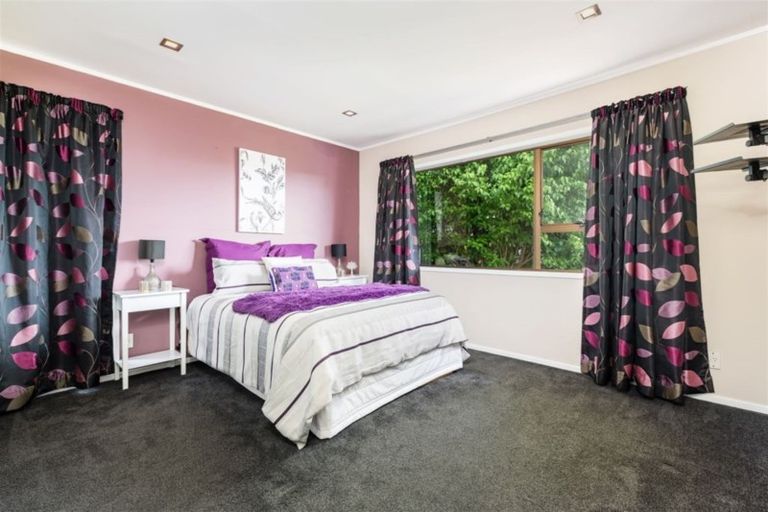 Photo of property in 13 Chrome Place, Henderson, Auckland, 0612
