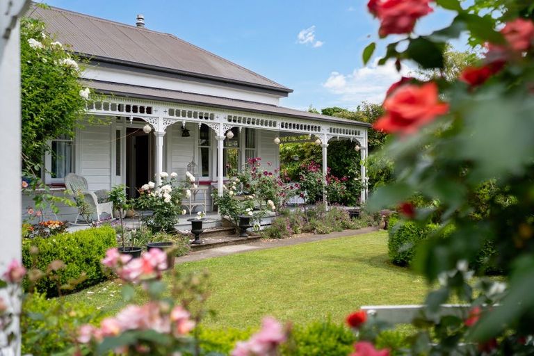 Photo of property in 147 Victoria Street, Cambridge, 3434