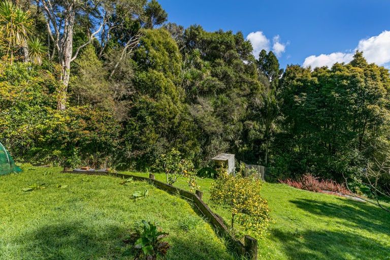 Photo of property in 1/757 West Coast Road, Oratia, Auckland, 0604