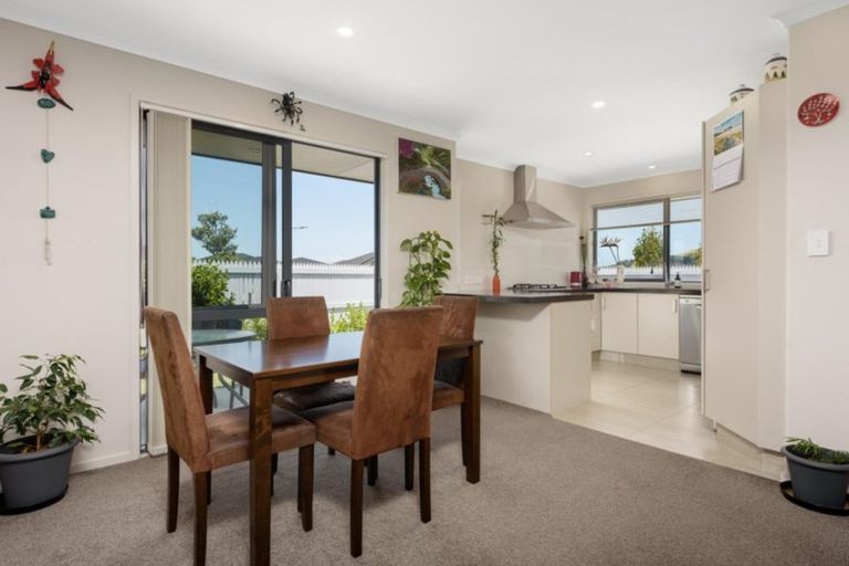 Photo of property in 53 Leet Crescent, Papamoa Beach, Papamoa, 3118