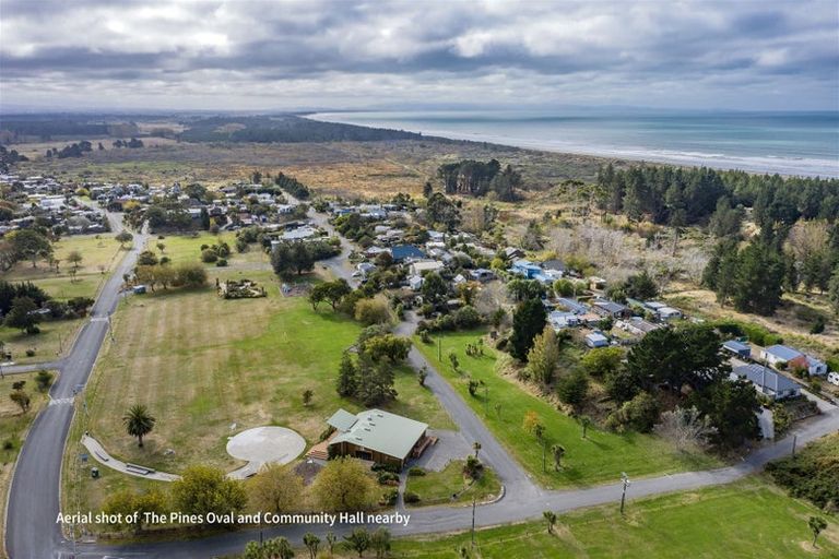 Photo of property in 7 Monks Parade, The Pines Beach, 7630