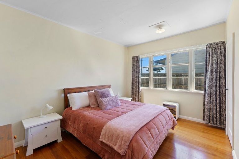 Photo of property in 38 Marine Parade, Otaki Beach, Otaki, 5512