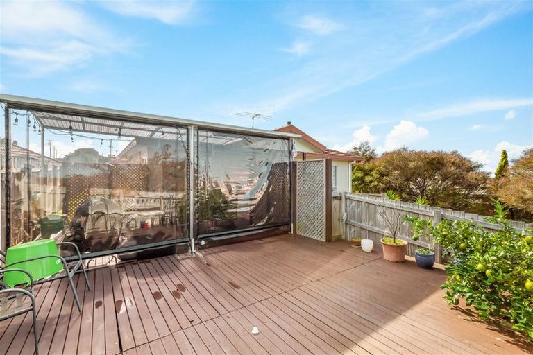 Photo of property in 51 Broadfield Street, Massey, Auckland, 0614