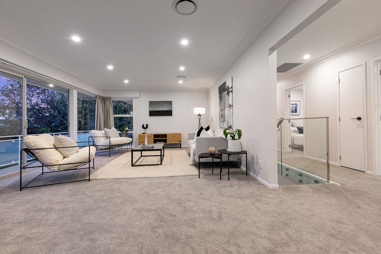 Photo of property in 4 Kerrymaria Place, Hillcrest, Auckland, 0627